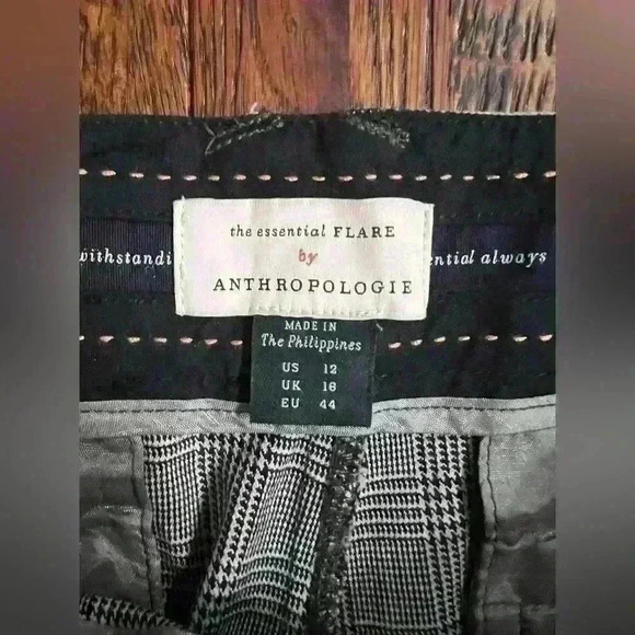 ANTHROPOLOGIE The Essential Flare Cropped Trouser in Houndstooth Grey - Picture 7 of 11